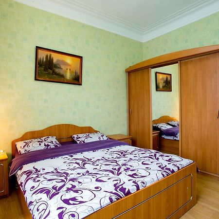 Apartments On Bolshaya Morskaya 65 Nikolayev Exterior foto